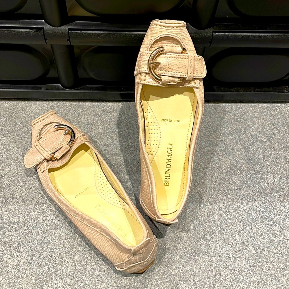 BRUNO MAGLI Flats